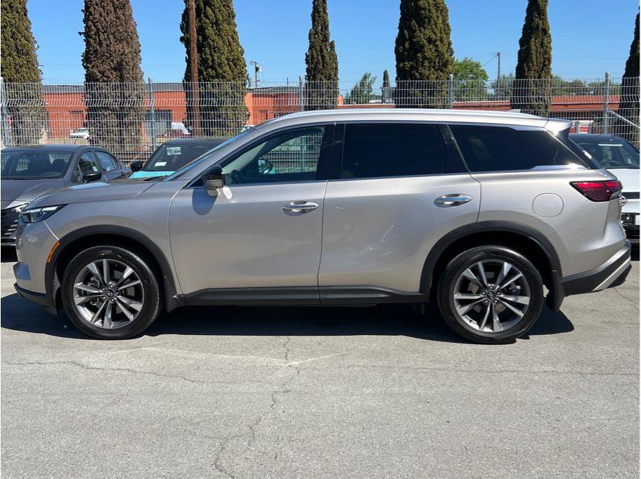 Used 2023 INFINITI QX60 Luxe w/ Cargo Package AWD/4WD image 7
