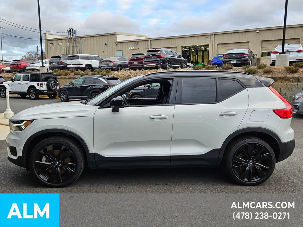 Used 2022 Volvo XC40 P8 Recharge Ultimate image 4