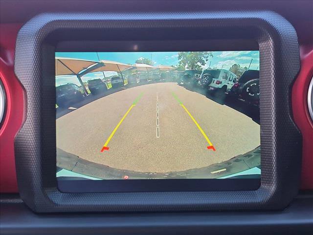 Used 2023 Jeep Wrangler Unlimited Rubicon w/ Cold Weather Group AWD/4WD image 14