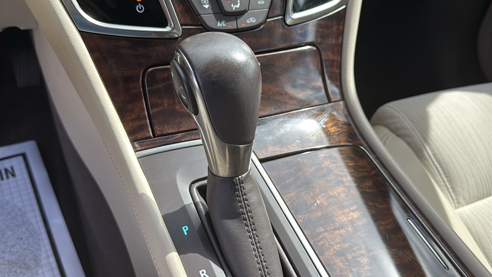 Used 2014 Buick LaCrosse FWD image 16