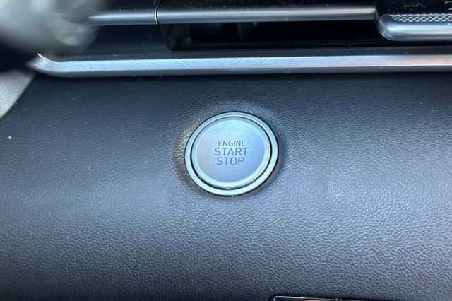 Used 2022 Hyundai Elantra SEL image 26