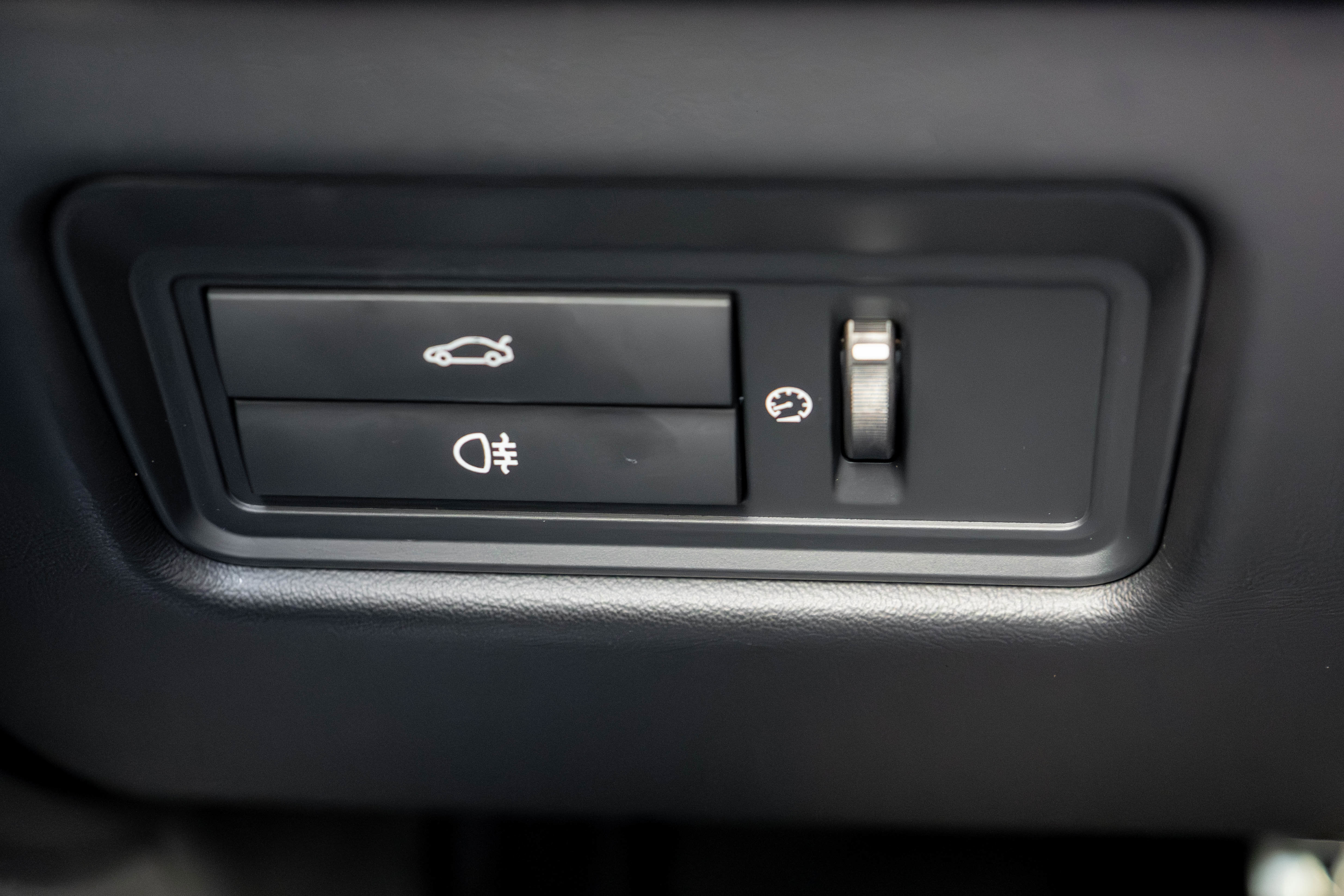 Used 2015 Jaguar XJ image 14