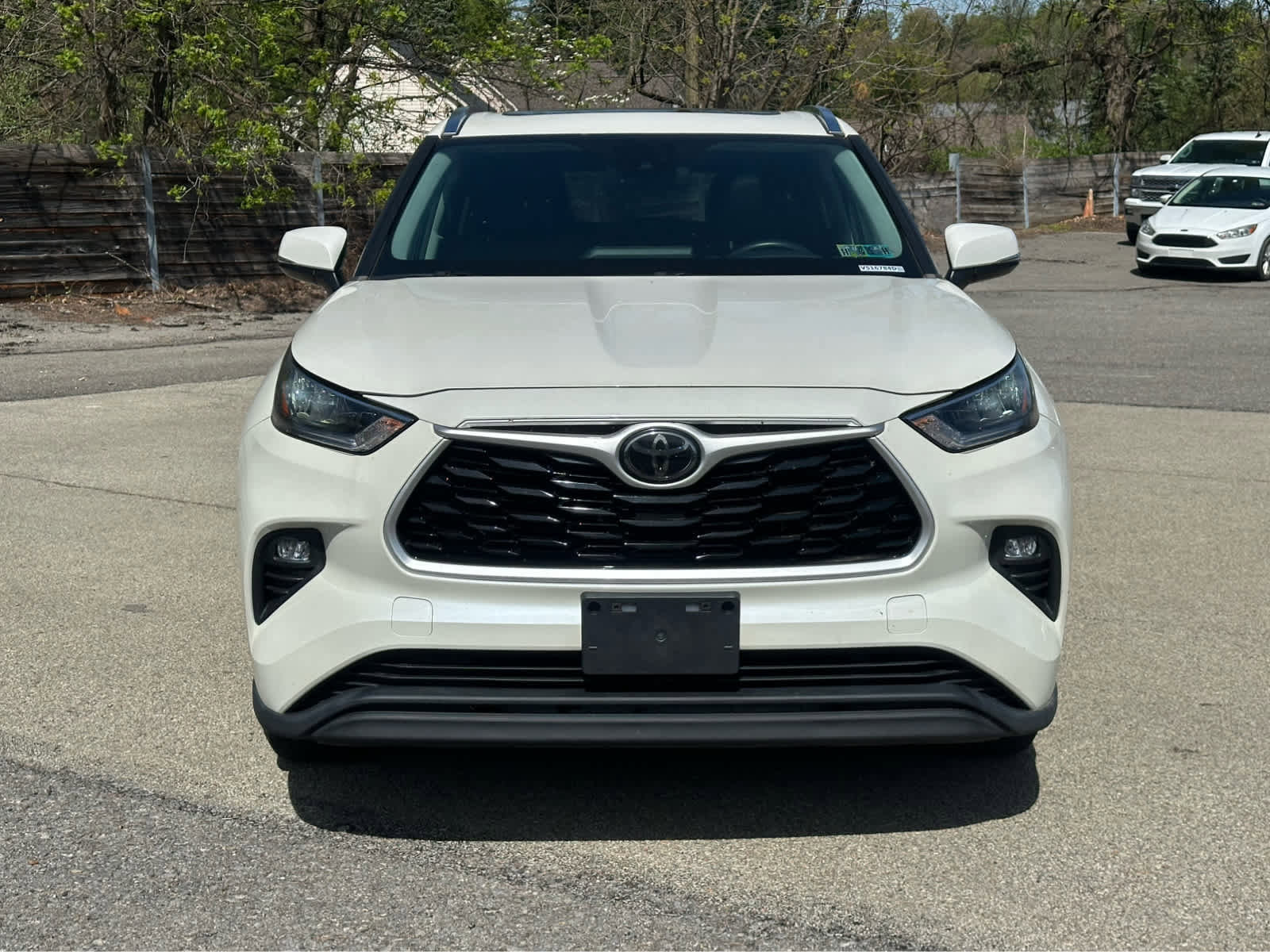 Used 2020 Toyota Highlander XLE AWD/4WD image 2