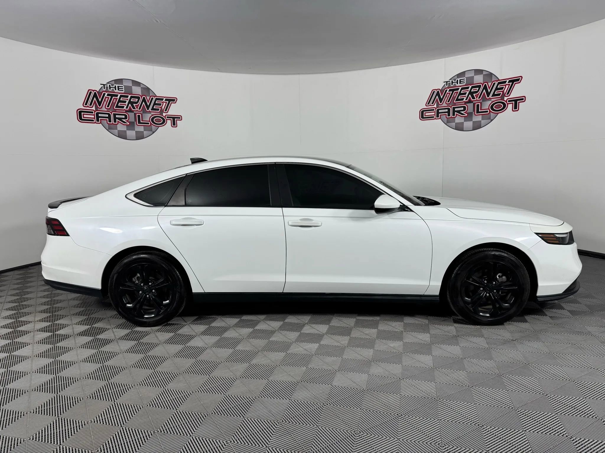 Used 2023 Honda Accord LX image 8