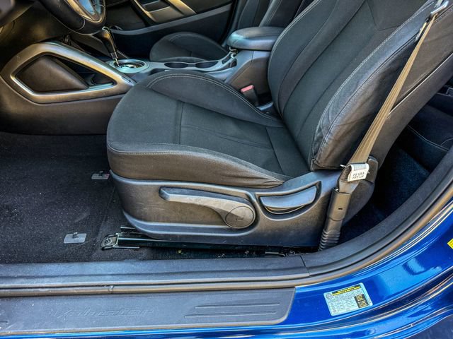 Used 2017 Hyundai Veloster Value Edition FWD image 23