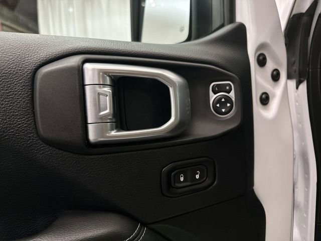 Used 2019 Jeep Wrangler Unlimited Sahara AWD/4WD image 18