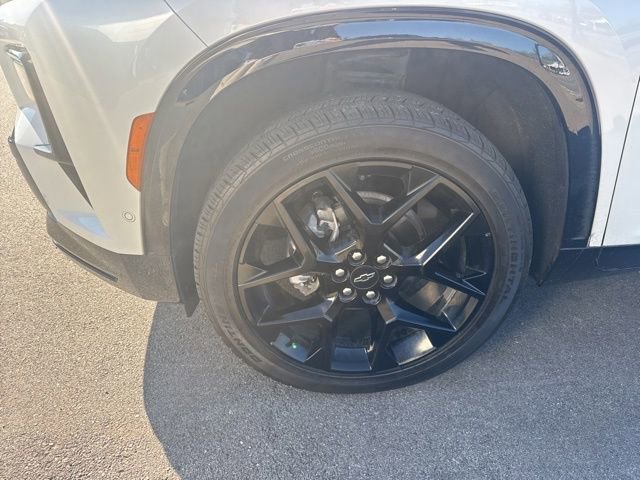 Used 2024 Chevrolet Traverse RS w/ LPO, Floor Liner Package AWD/4WD image 9