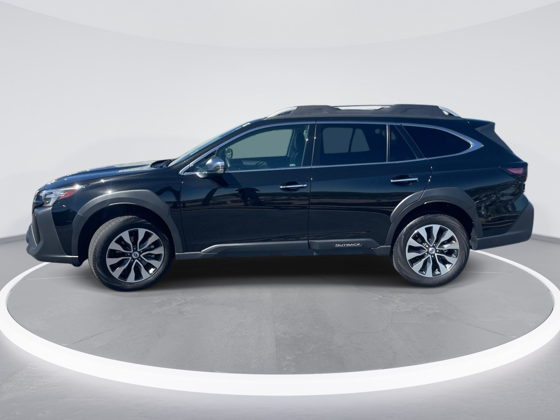 Used 2024 Subaru Outback Touring XT AWD/4WD image 4