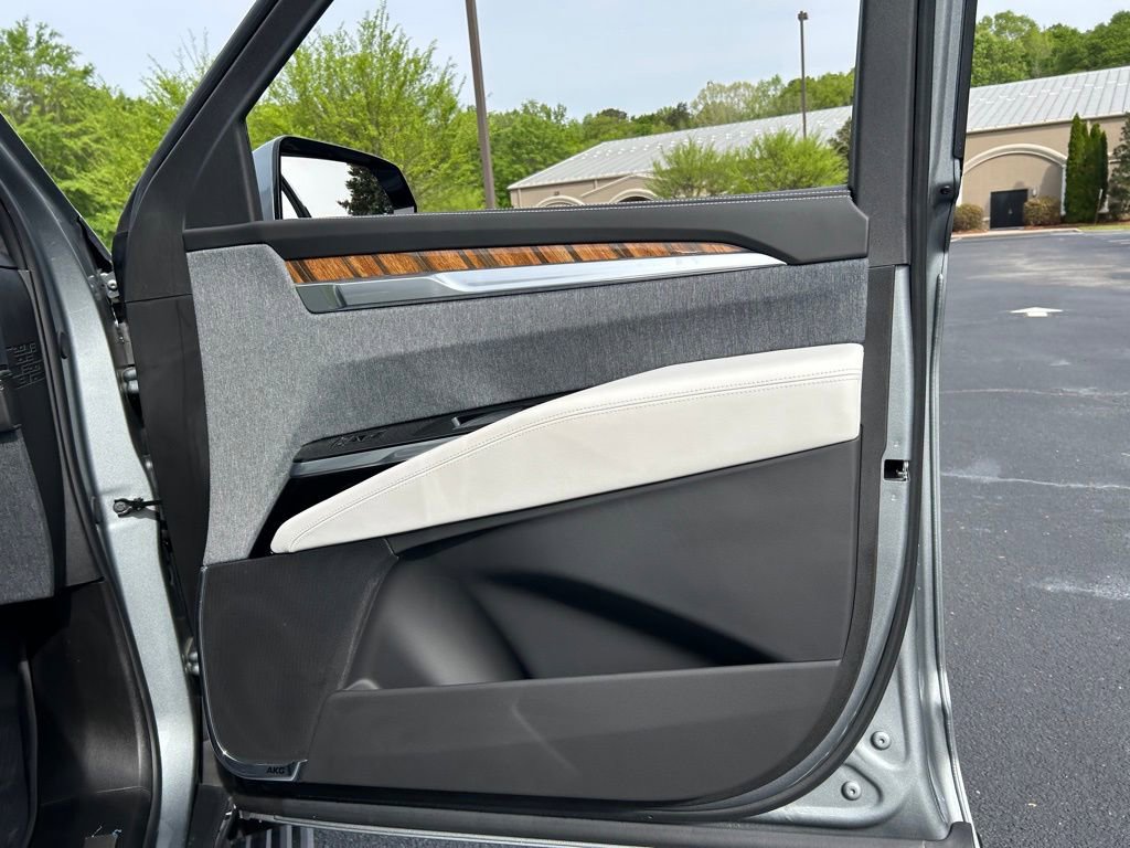 Used 2026 Cadillac Escalade ESV Platinum Sport w/ LPO, Floor Liner Package RWD image 70