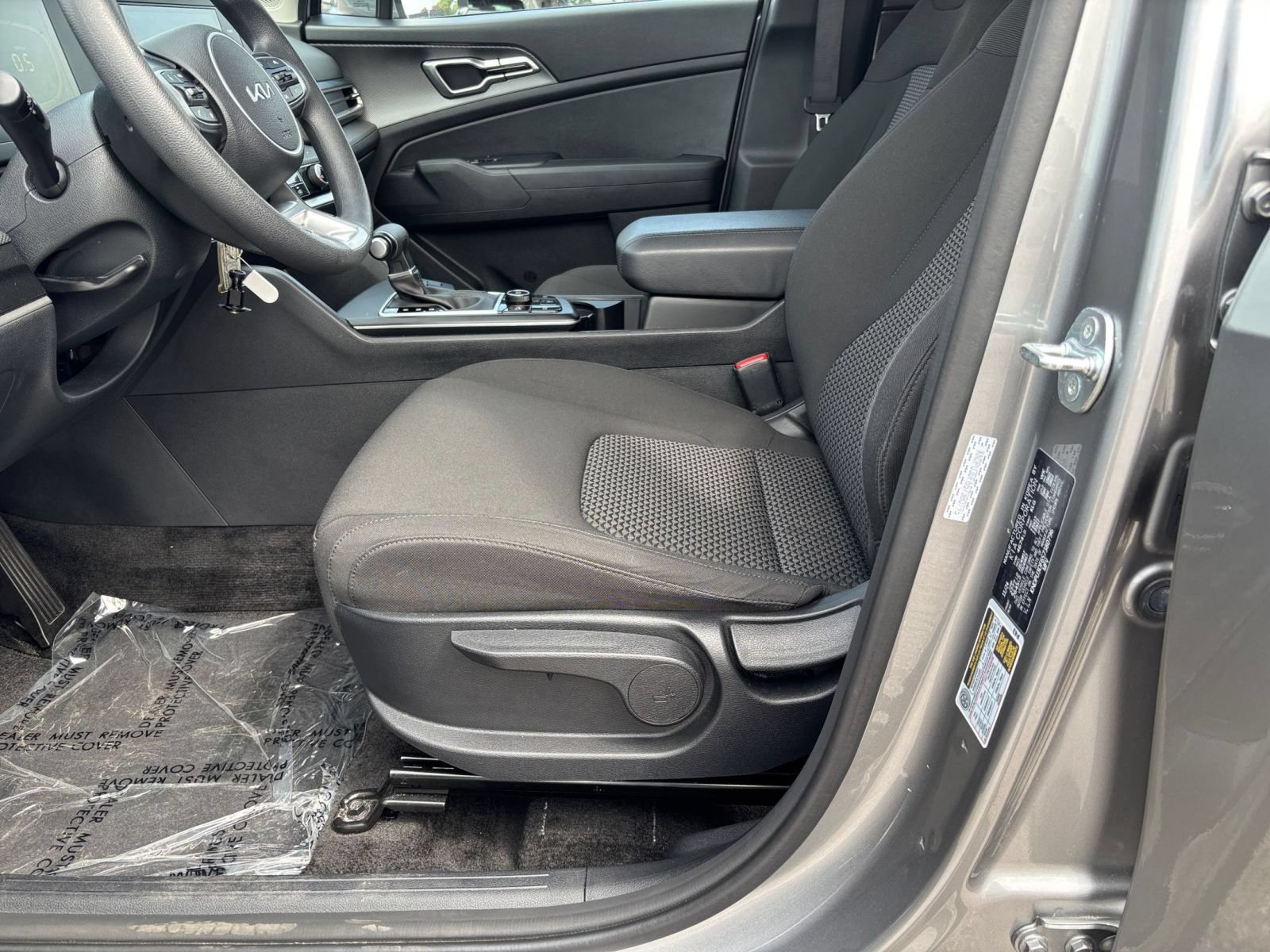 Used 2025 Kia Sportage LX FWD image 25