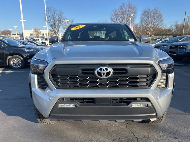 Used 2025 Toyota Tacoma TRD Off-Road image 2