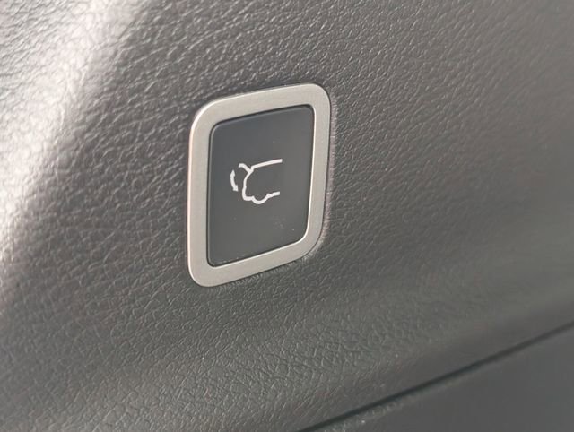 New 2026 Chrysler Pacifica Limited image 30