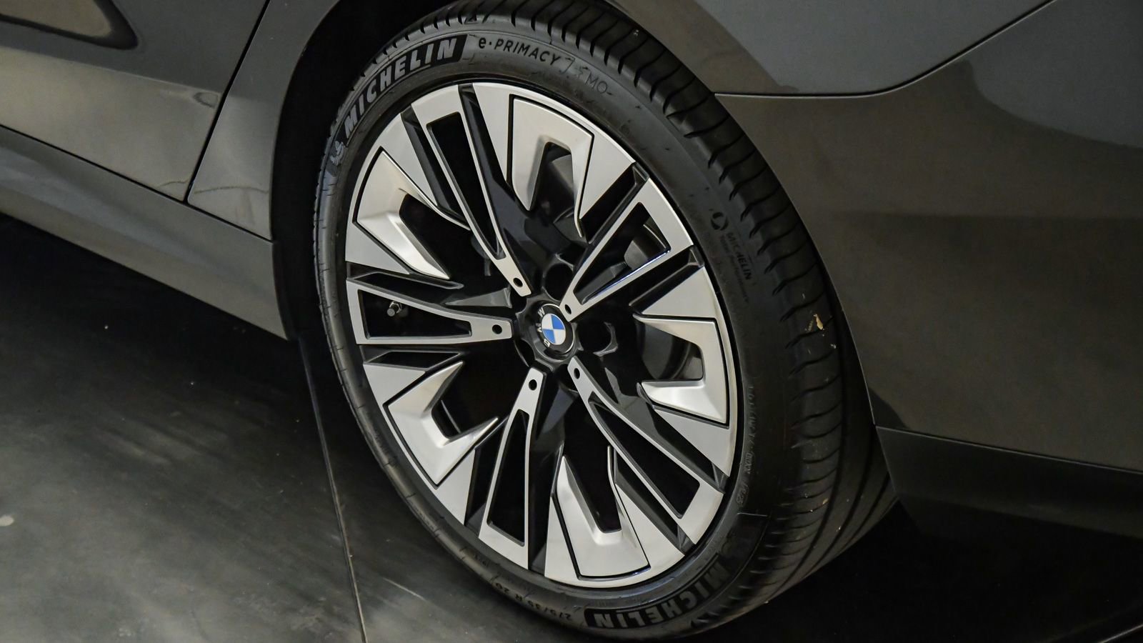 Used 2026 BMW 530i RWD image 11