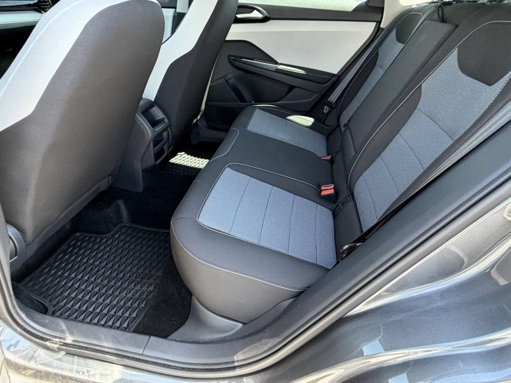 Certified 2025 Volkswagen Taos S FWD image 25
