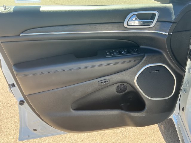 Used 2018 Jeep Grand Cherokee Summit RWD image 10