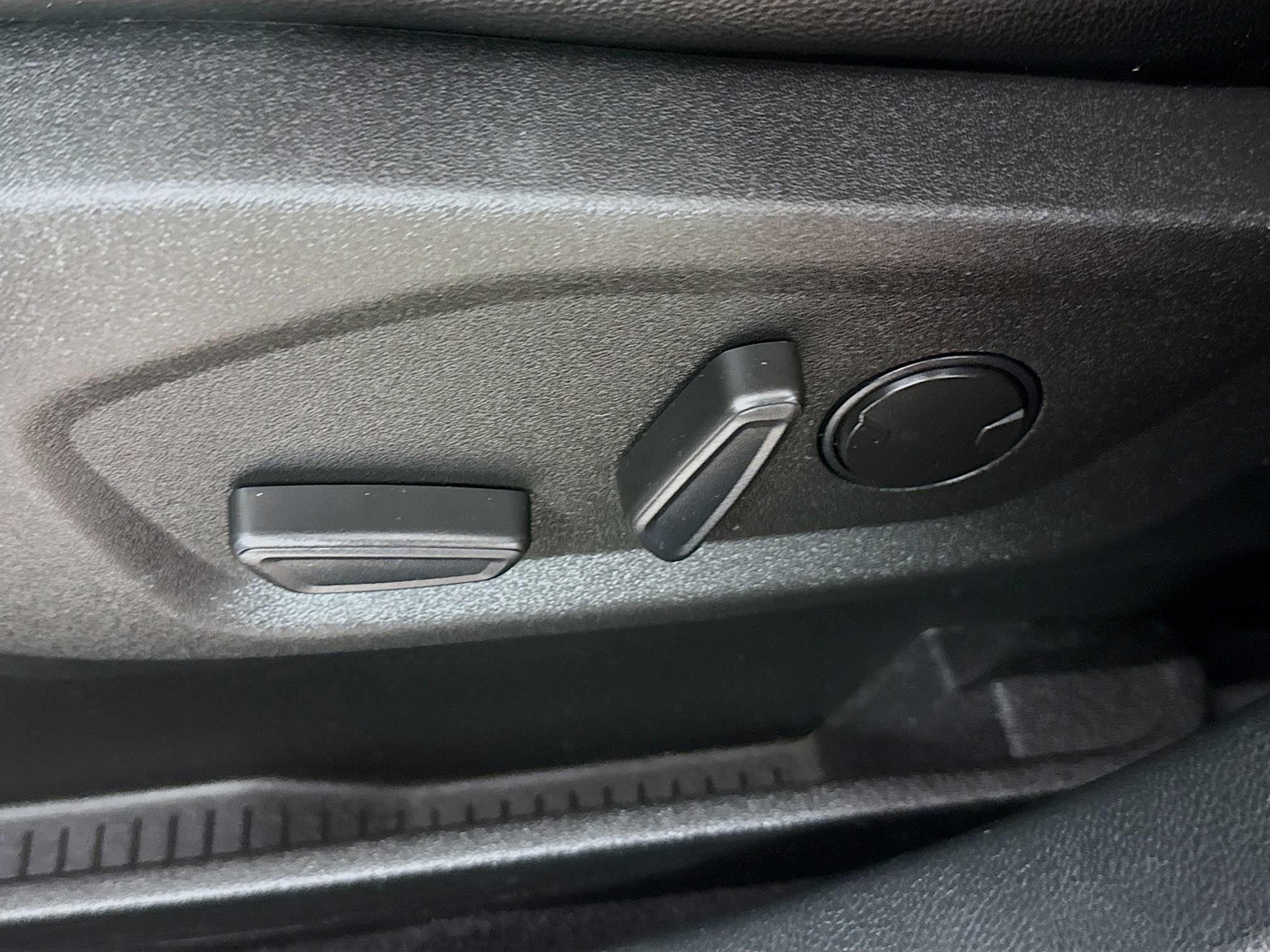 Used 2023 Ford Edge Titanium image 22