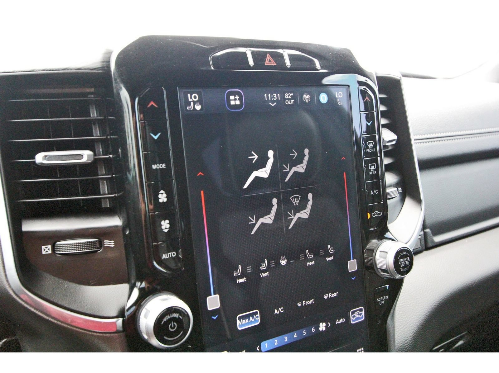 Used 2024 RAM 1500 Laramie AWD/4WD image 23