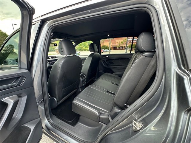 Used 2022 Volkswagen Tiguan SE R-Line image 18