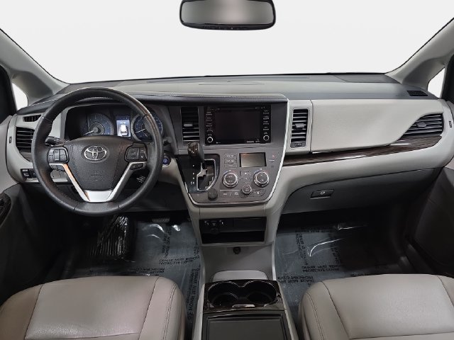 Certified 2020 Toyota Sienna XLE w/ XLE Navigation Package FWD image 9