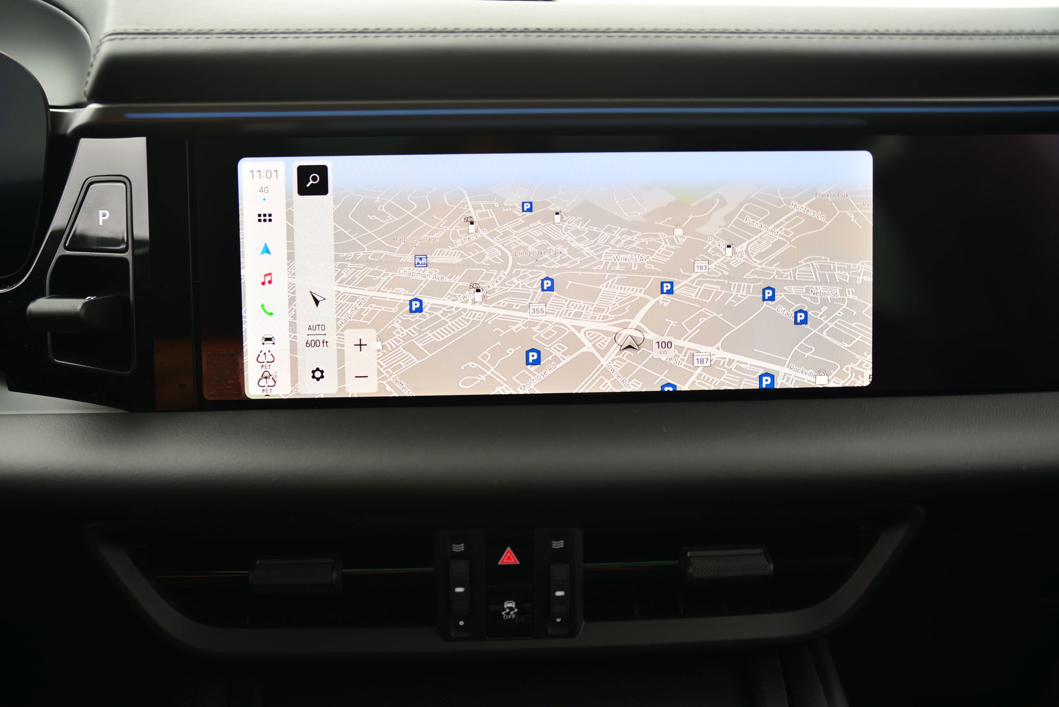 Certified 2025 Porsche Macan 4 Electric image 33