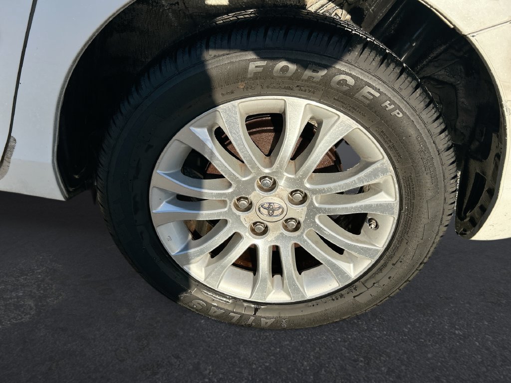 Used 2007 Toyota Sienna XLE FWD image 10