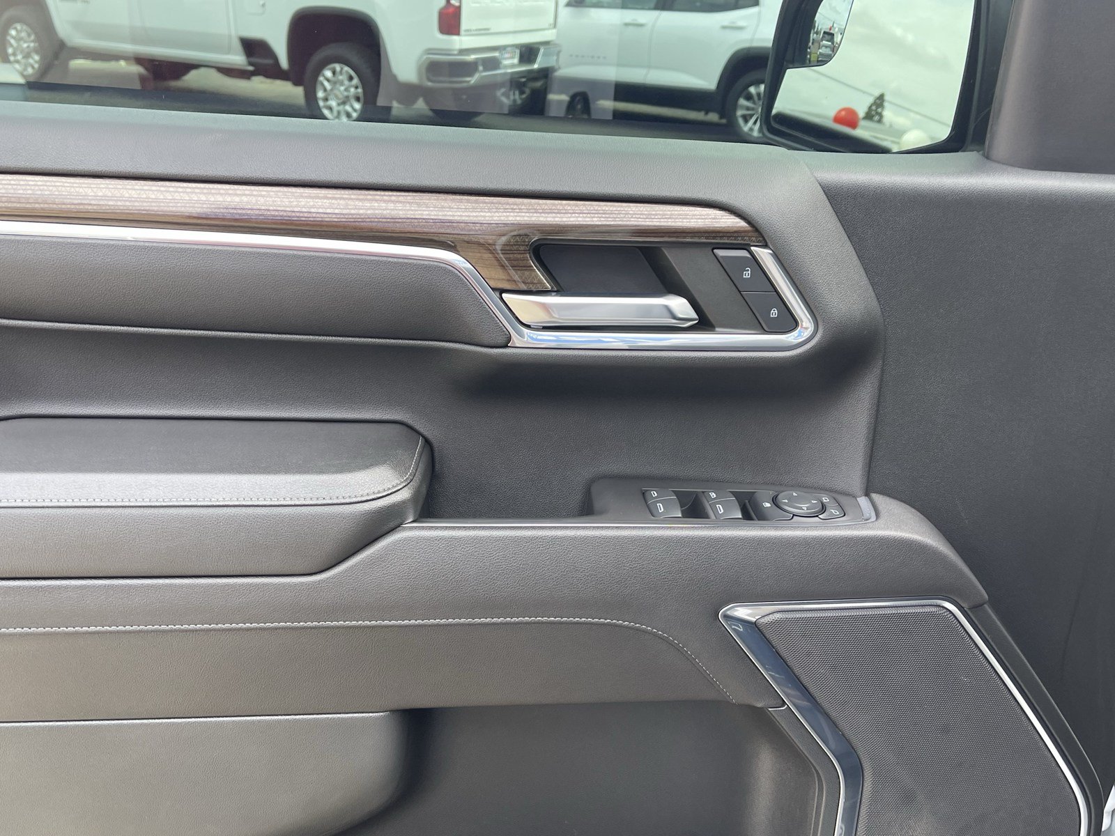 Used 2023 Chevrolet Silverado 1500 LT Trail Boss w/ Protection Package AWD/4WD image 18