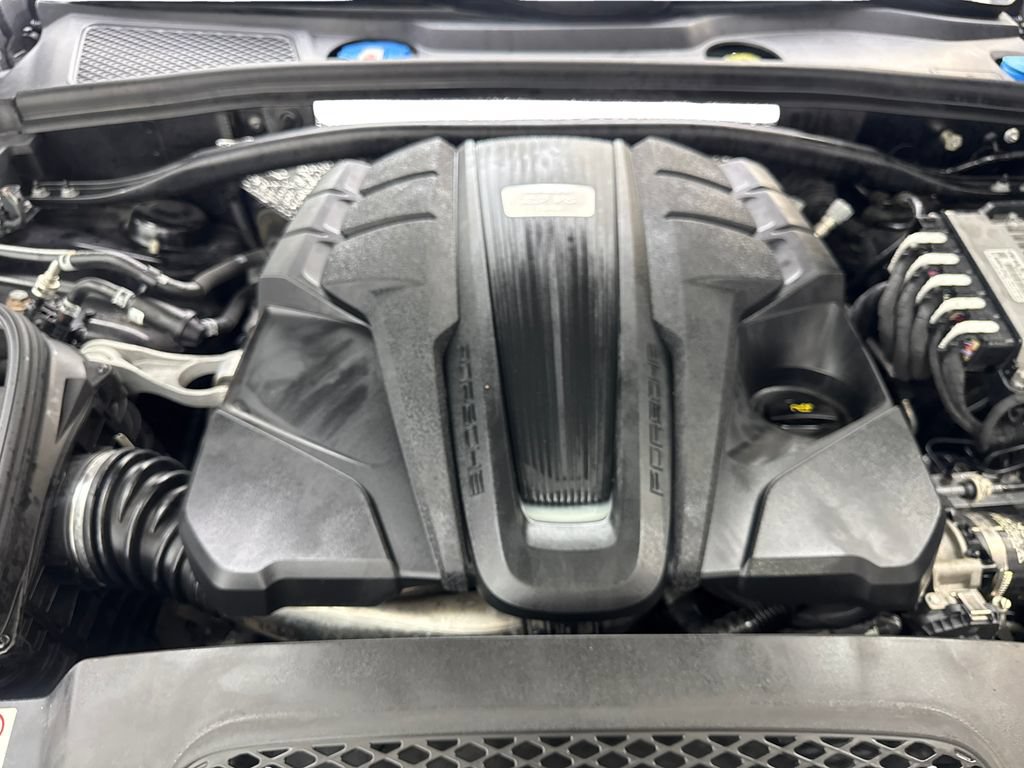 Used 2020 Porsche Macan Turbo AWD/4WD image 77