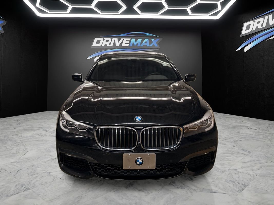 Used 2019 BMW 740i xDrive w/ M Sport Package AWD/4WD image 2