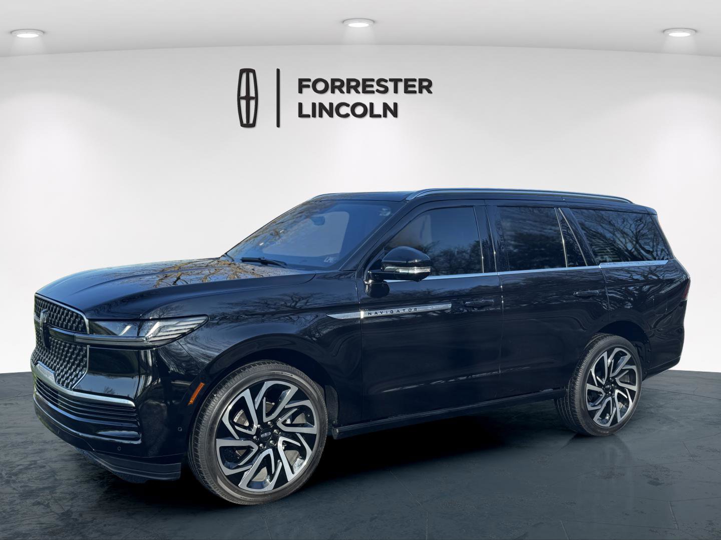 Used 2025 Lincoln Navigator Reserve AWD/4WD image 8