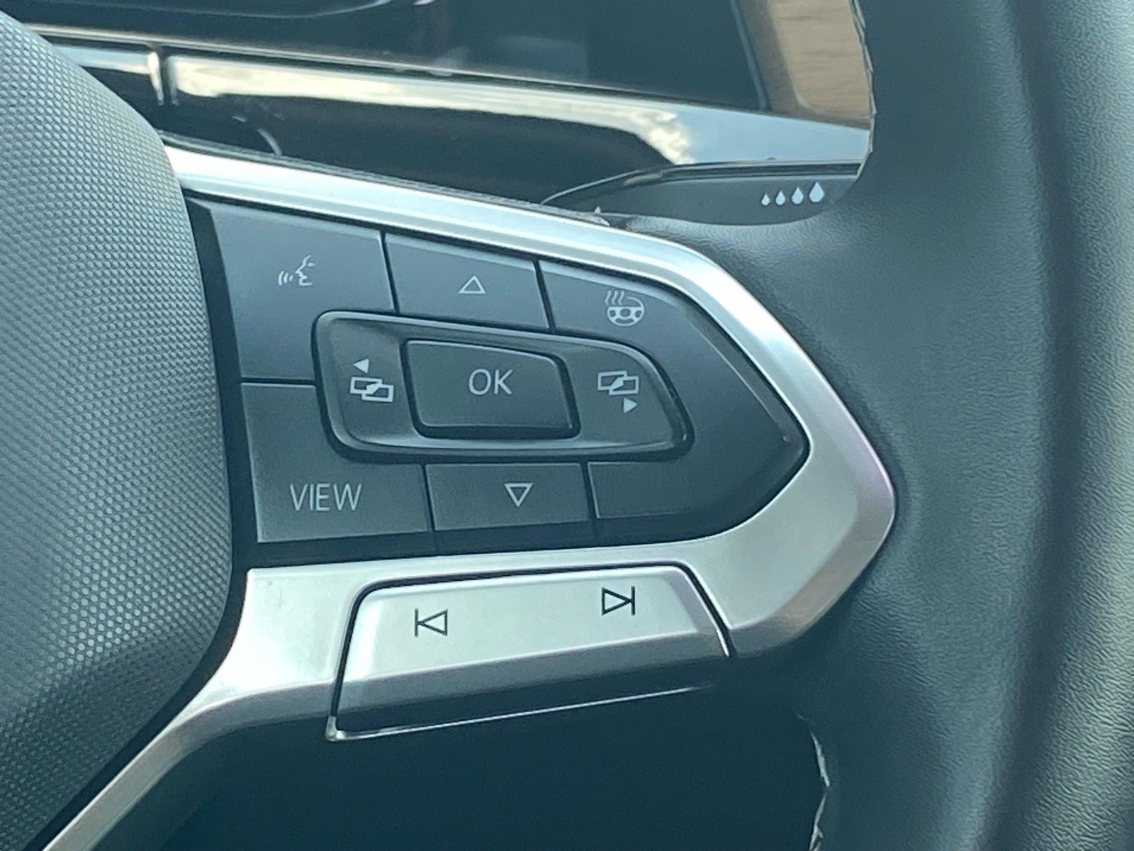 Certified 2024 Volkswagen Atlas SE AWD/4WD image 9