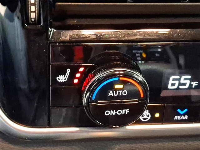 Used 2023 Nissan Rogue SL w/ SL Premium Package image 25