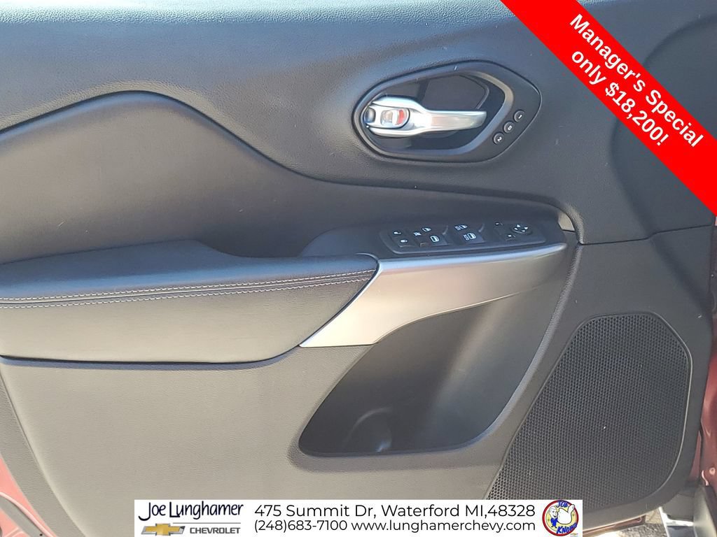 Used 2021 Jeep Cherokee Limited AWD/4WD image 23