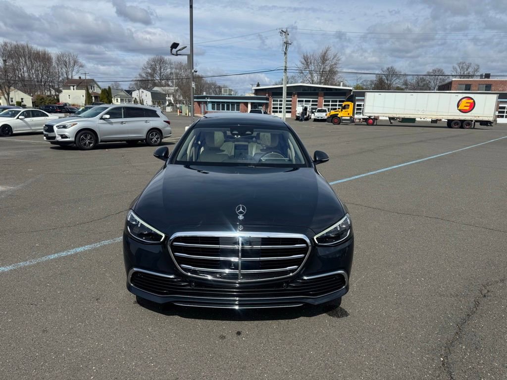 Used 2021 Mercedes-Benz S 580 4MATIC Sedan image 2