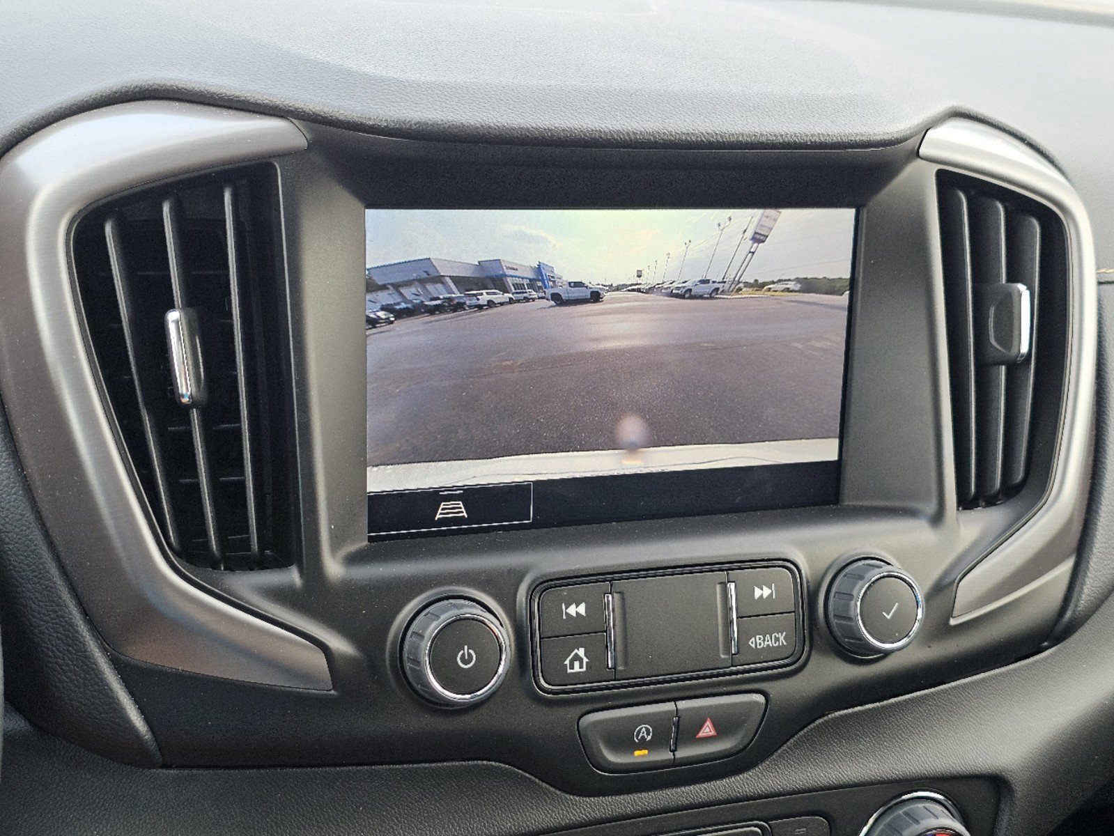 Used 2024 GMC Terrain AT4 image 24