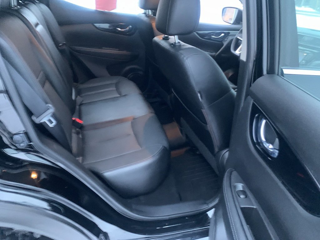 Used 2018 Nissan Rogue Sport SL w/ SL Premium Package image 29