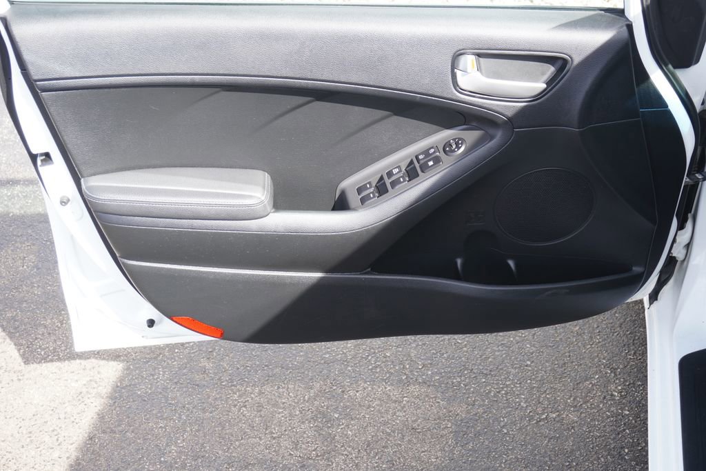 Used 2018 Kia Forte LX w/ LX Popular Package image 9