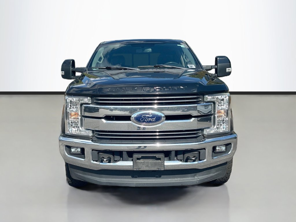 Used 2018 Ford F250 Lariat w/ Lariat Value Package AWD/4WD image 3