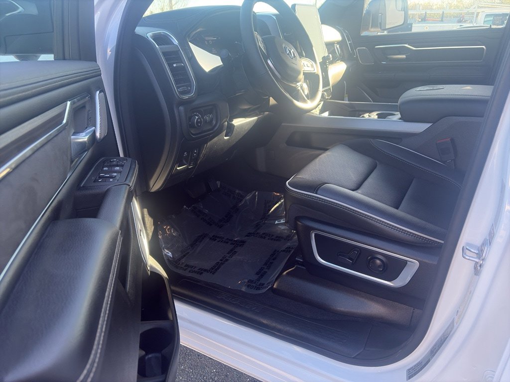 New 2026 RAM 1500 Laramie w/ Night Edition AWD/4WD image 7
