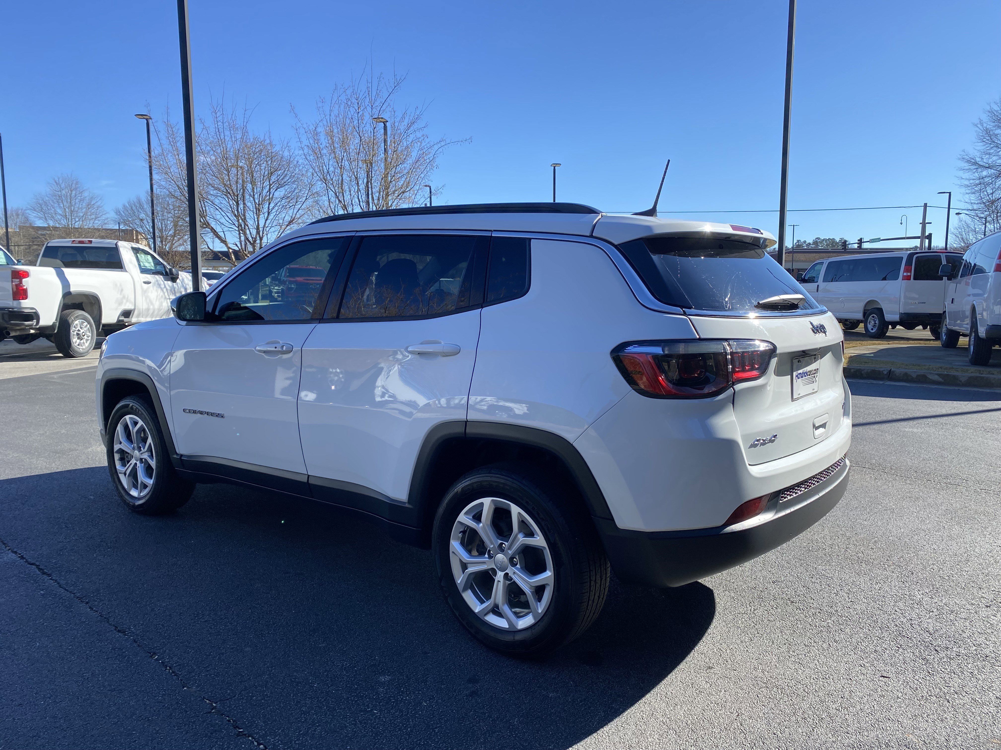 Used 2024 Jeep Compass Latitude image 7