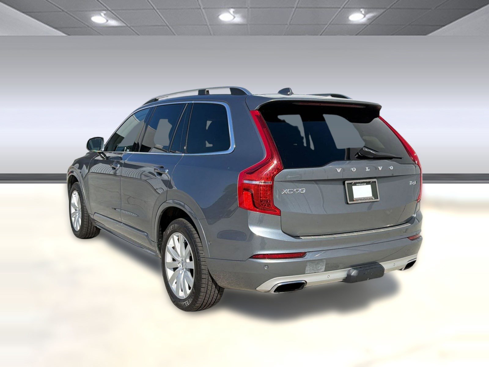 Used 2016 Volvo XC90 T6 Momentum w/ Momentum Plus Package image 3