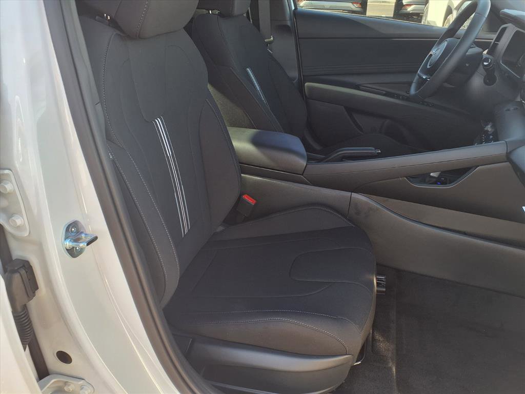New 2026 Hyundai Elantra Sport image 7