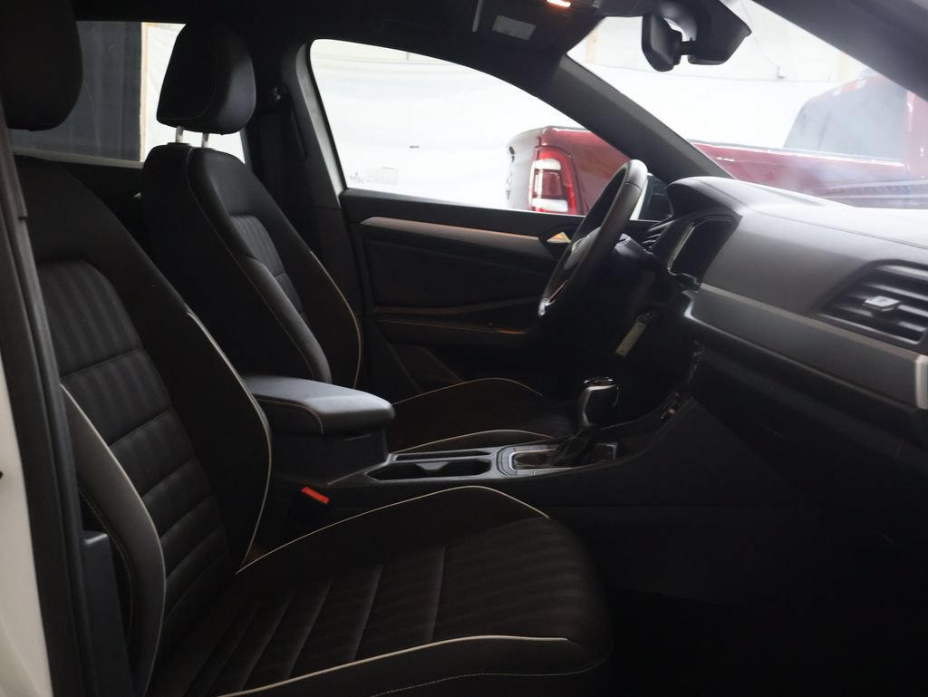 Used 2024 Volkswagen Jetta Sport FWD image 9