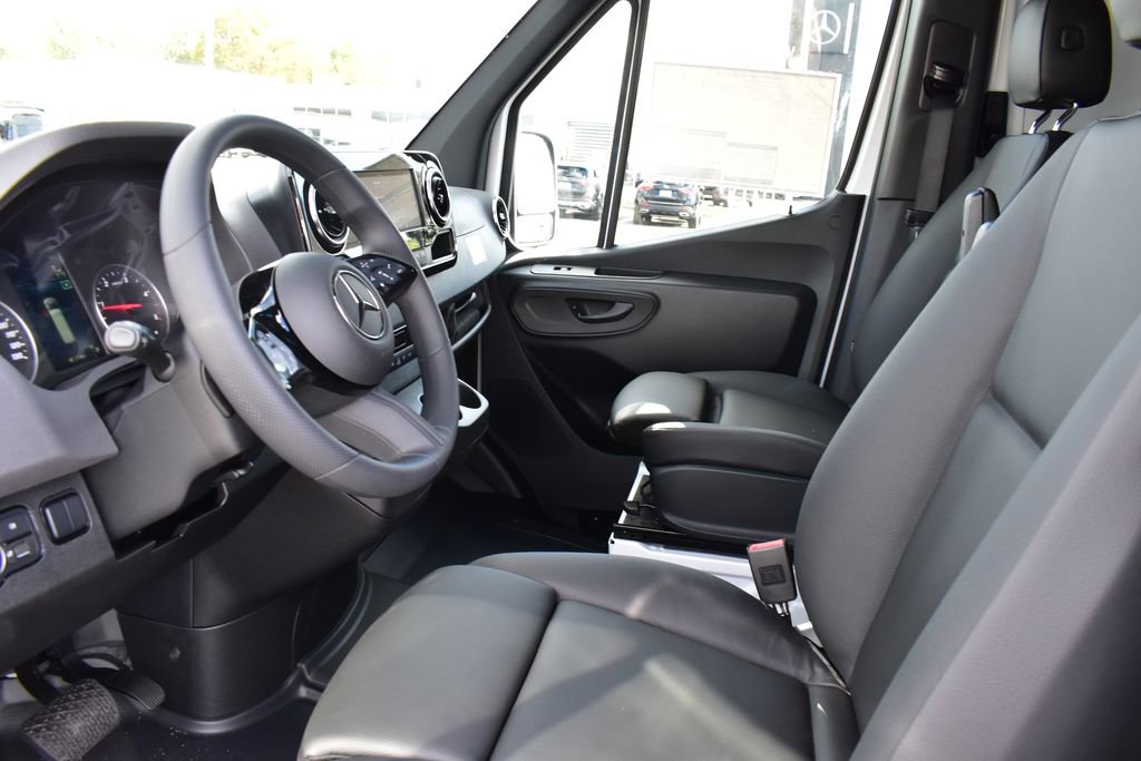 New 2025 Mercedes-Benz Sprinter 2500 image 11