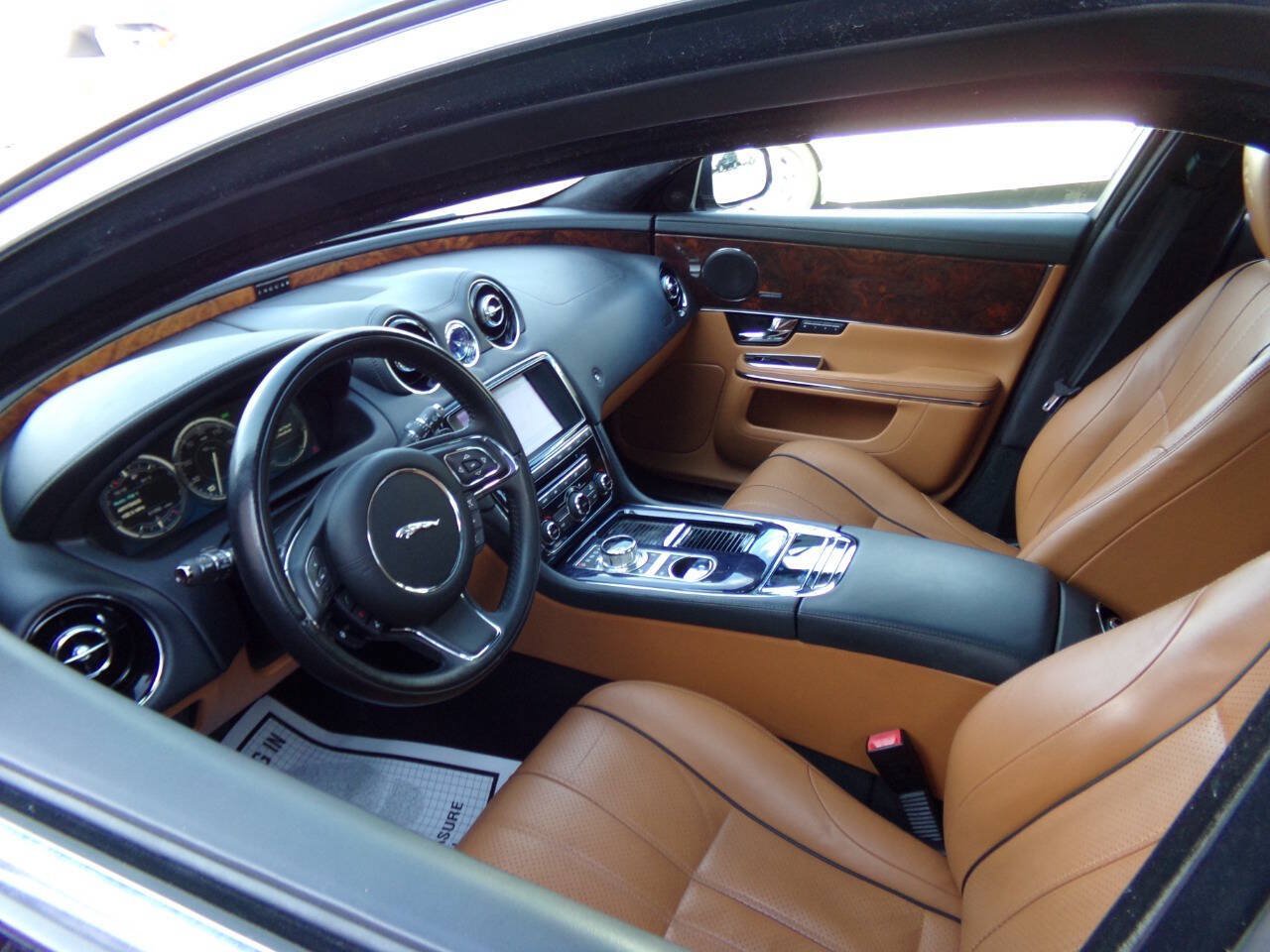 Used 2013 Jaguar XJ AWD image 67