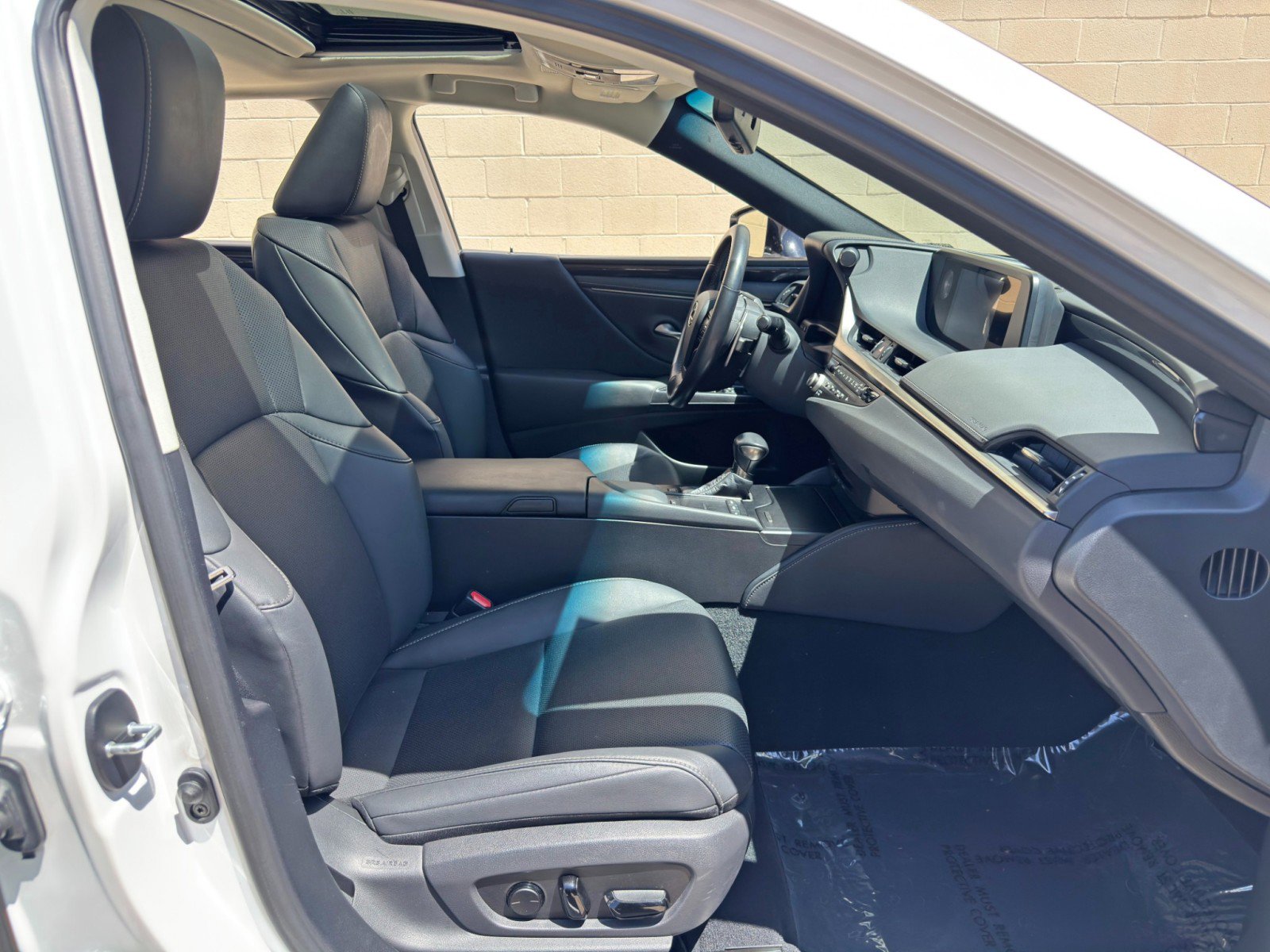 Used 2021 Lexus ES 300h w/ Accessory Package 2 FWD image 15