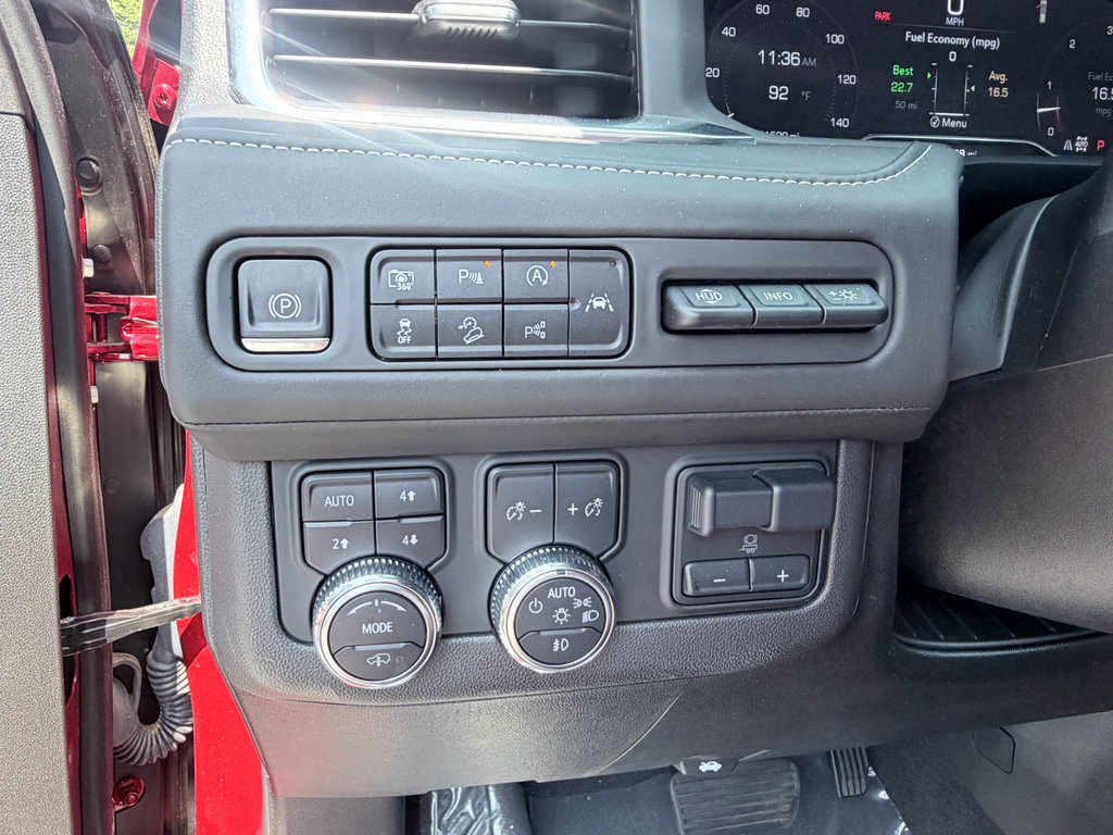 Used 2023 GMC Yukon Denali Ultimate AWD/4WD image 13