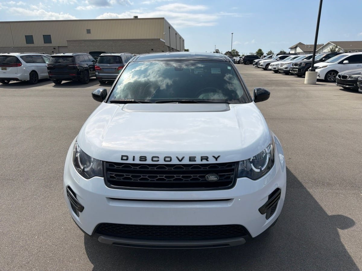 Used 2017 Land Rover Discovery Sport SE AWD/4WD image 2