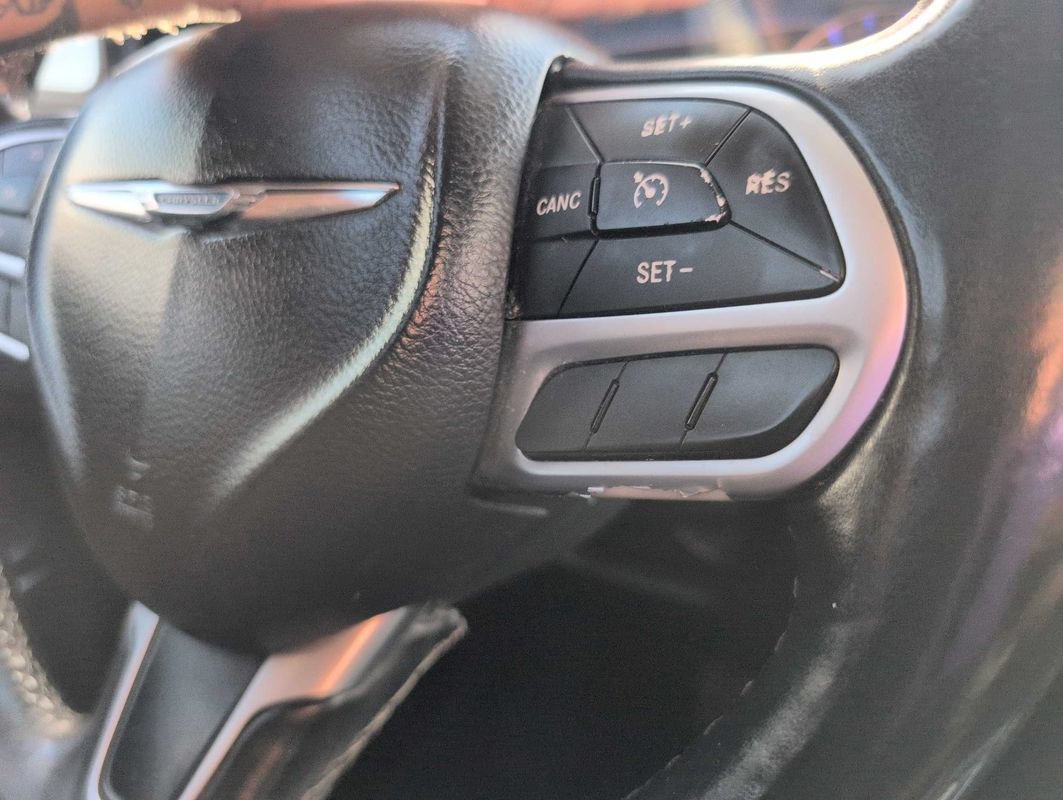 Used 2017 Chrysler 300 C RWD image 28