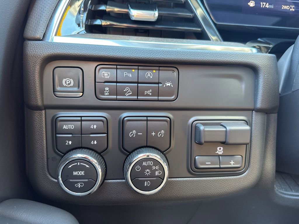 Used 2025 Chevrolet Tahoe High Country AWD/4WD image 8