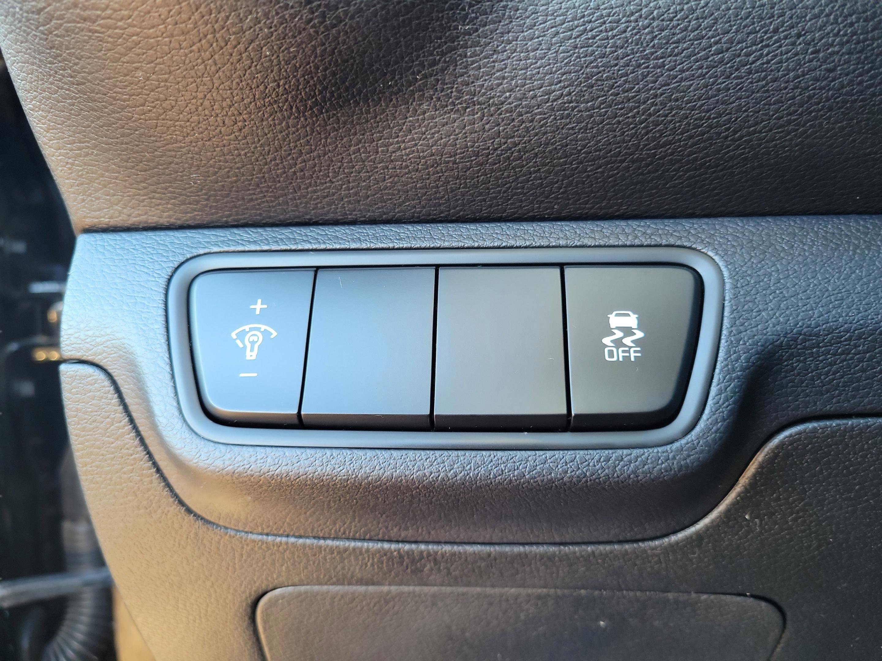 Used 2023 Kia Forte LXS image 19